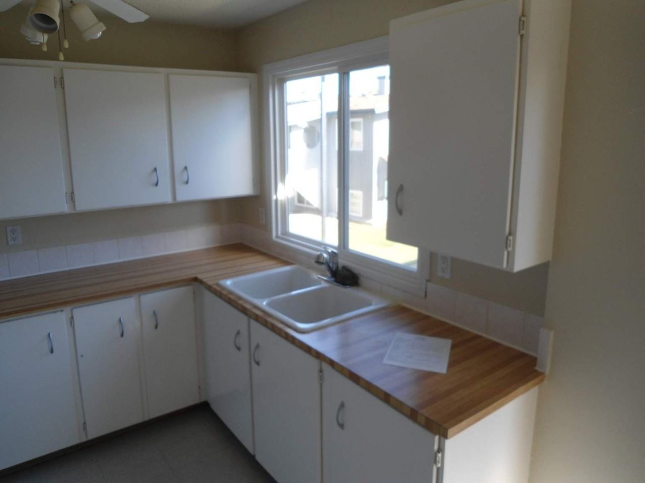 6453 180 St NW - Photo 3 of 22