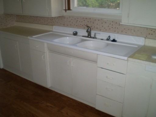 412 Elefa St - Photo 2 of 6