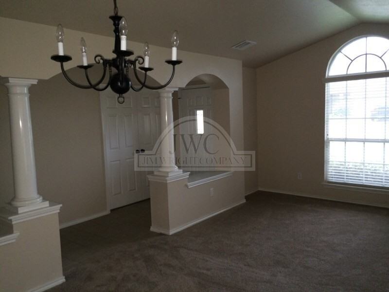 5704 Birmingham Cir - Photo 2 of 12