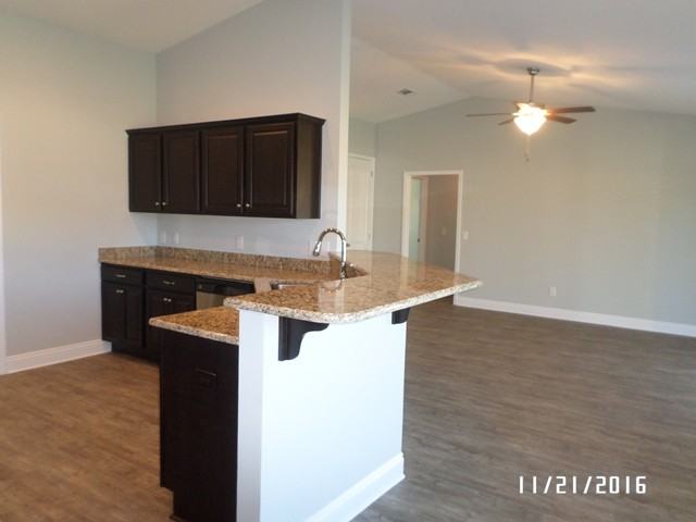 13006 Westfield Ave - Photo 3 of 18