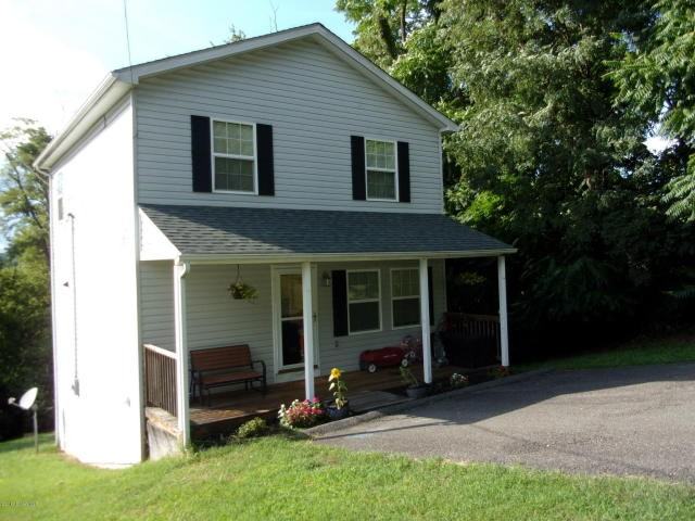 1207 4th St - Photo 2 of 35