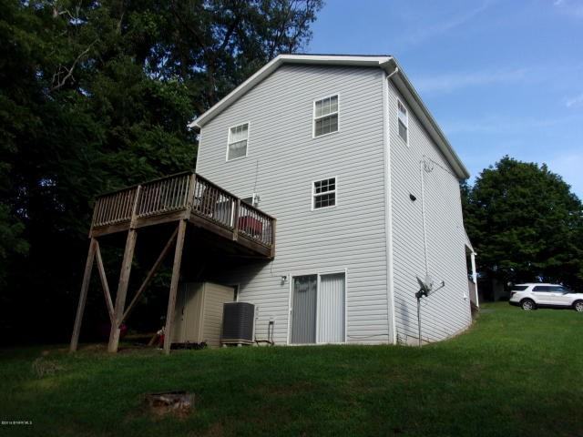 1207 4th St - Photo 3 of 35