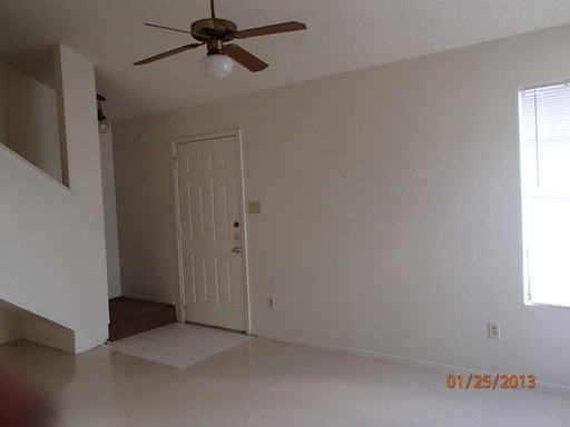 2218 Creekside Ln - Photo 3 of 5