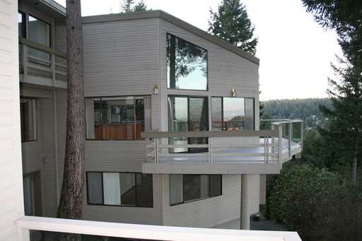 576 Klamath Ln - Photo 3 of 34