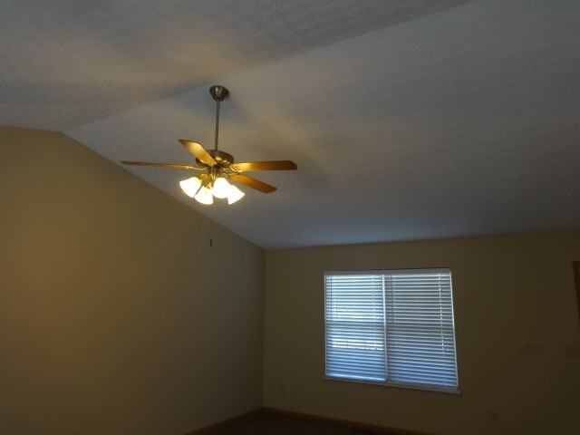 933 Master Dr - Photo 3 of 12