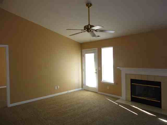 2154 Meadow Glen Blvd - Photo 3 of 18