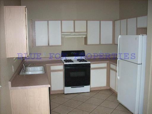 1656 W Wood Crest Ct - Photo 3 of 8
