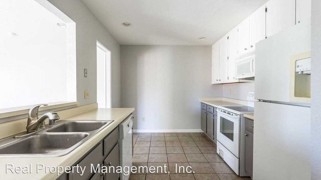 735 Coffeeberry Way - Photo 3 of 10