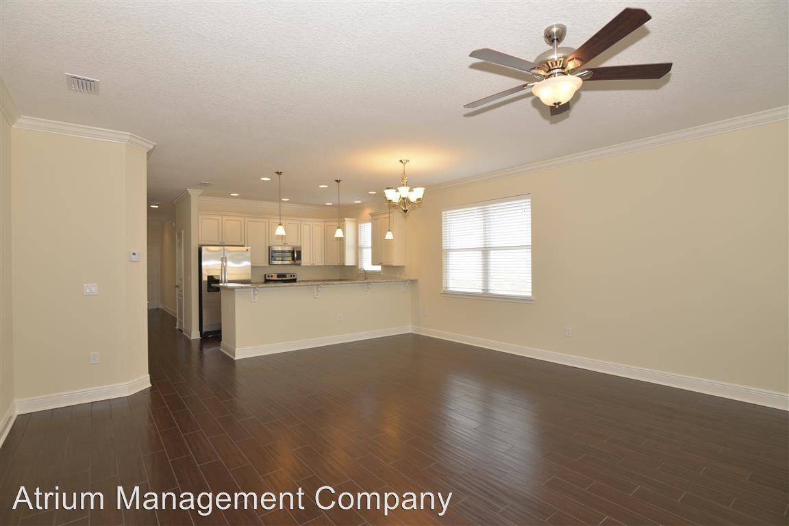 2911 E Washington St - Photo 3 of 12