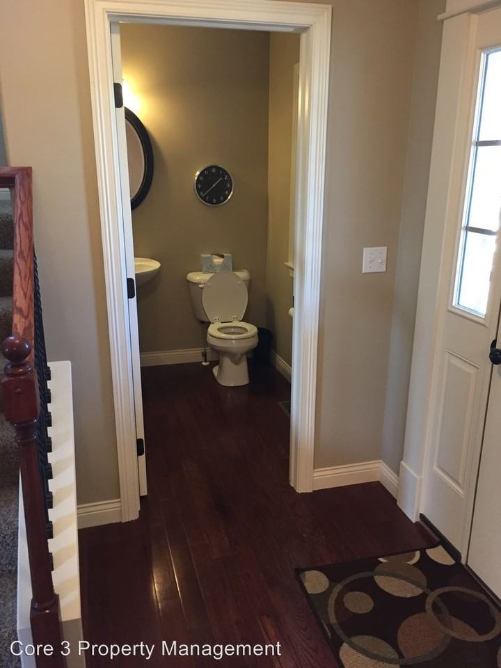 10703 N Glenfield Dr - Photo 3 of 21