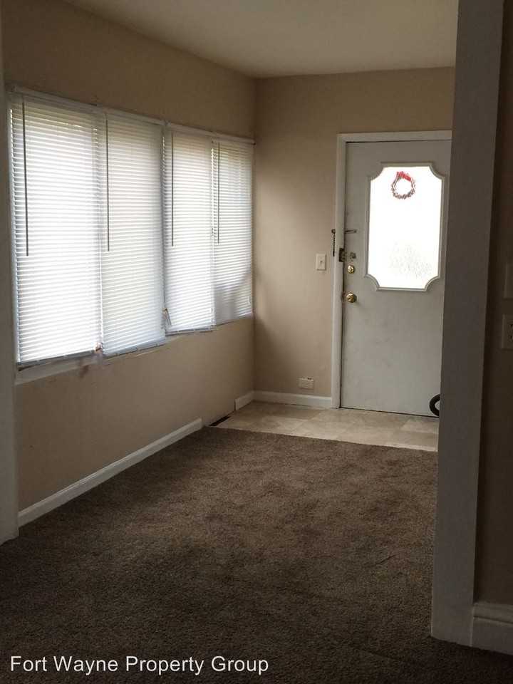 517 Charles St - Photo 3 of 12