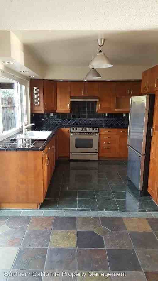 13065 Thoroughbred Way - Photo 3 of 10