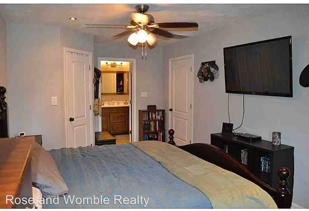 5748 Townley Ave - Photo 2 of 32