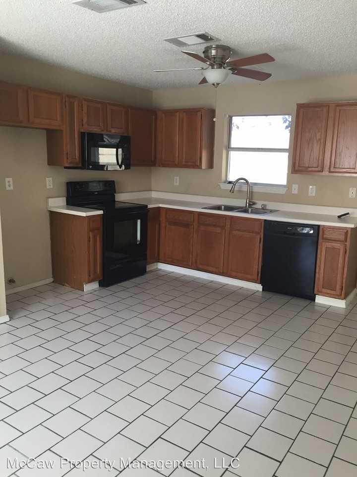 3917 Bond St - Photo 2 of 6