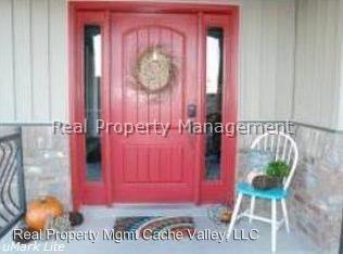 4728 W 9120 N - Photo 2 of 24