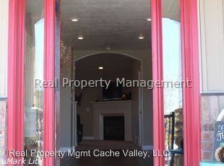 4728 W 9120 N - Photo 3 of 24