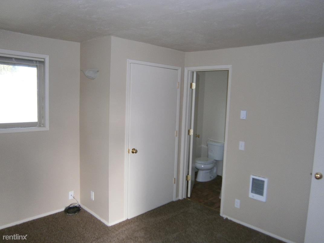 528 Tyler St - Photo 2 of 7