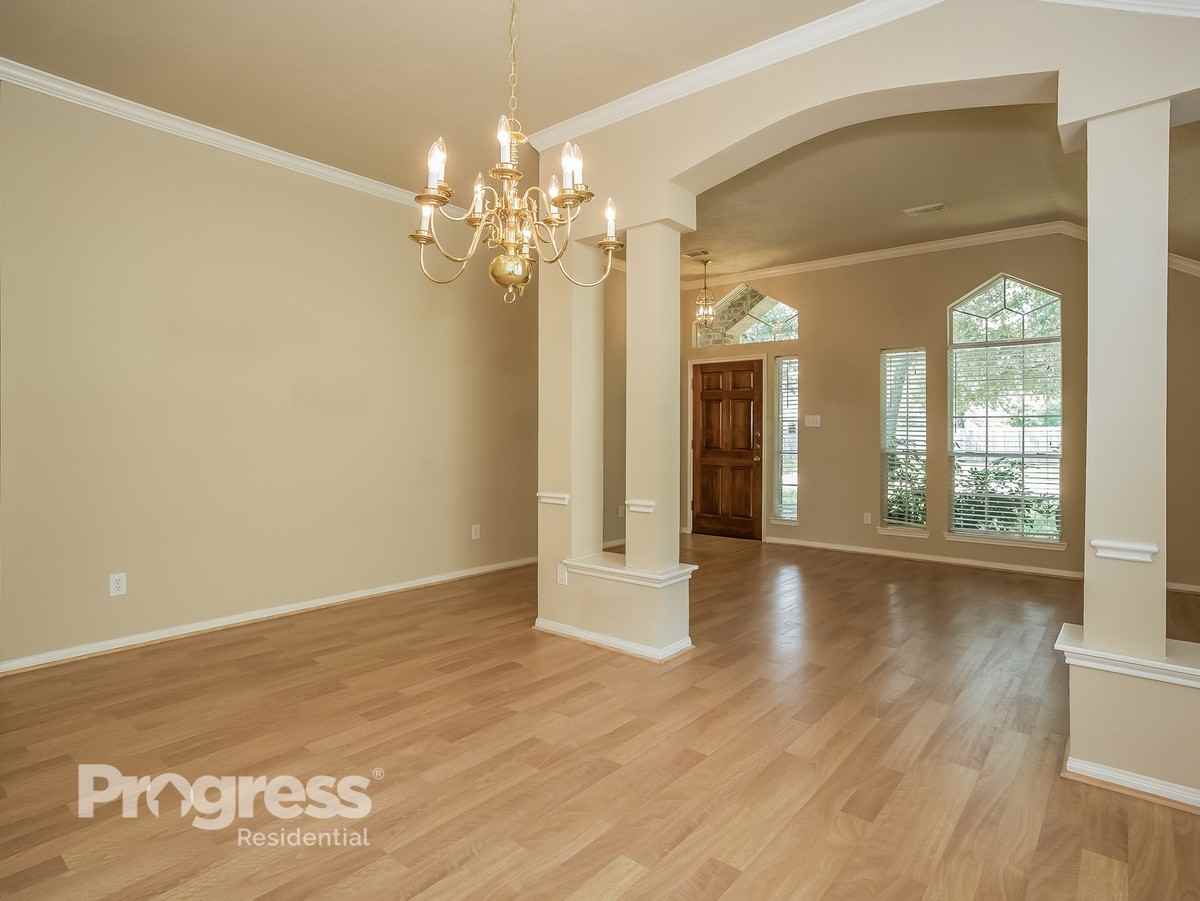 3117 Meadows Pond Dr - Photo 2 of 8