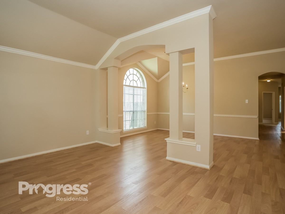 3117 Meadows Pond Dr - Photo 3 of 8