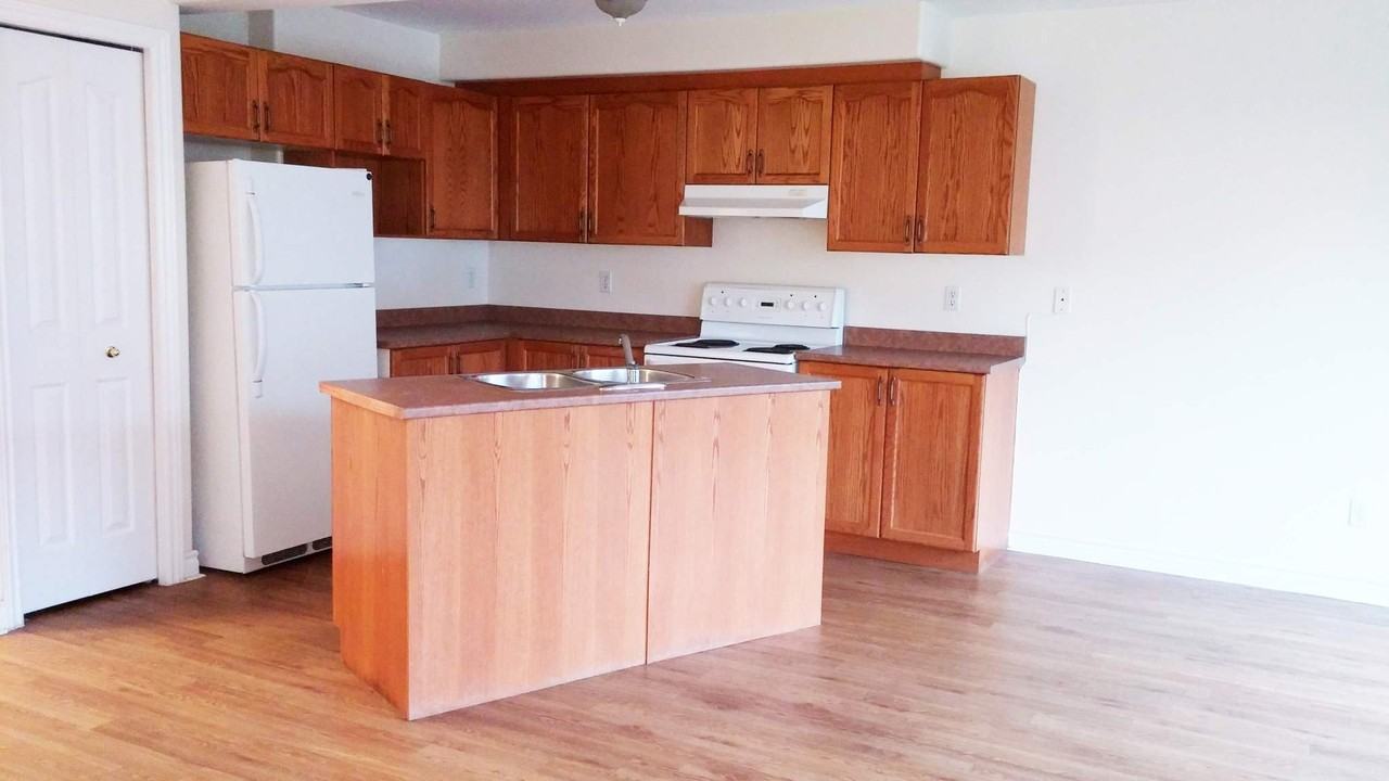 396 Jennifer Ct - Photo 2 of 8