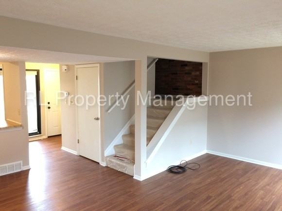 5266 Marci Way - Photo 3 of 12