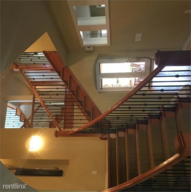 5040 2nd St - Photo 2 of 12