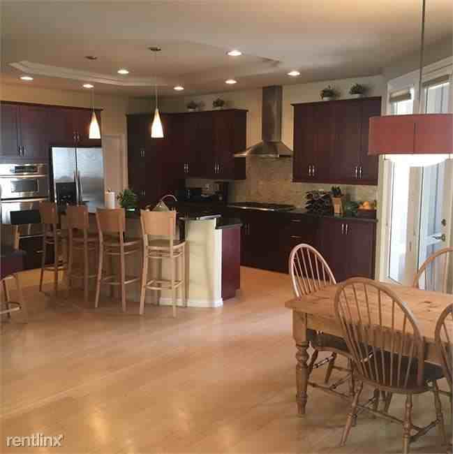 5040 2nd St - Photo 3 of 12