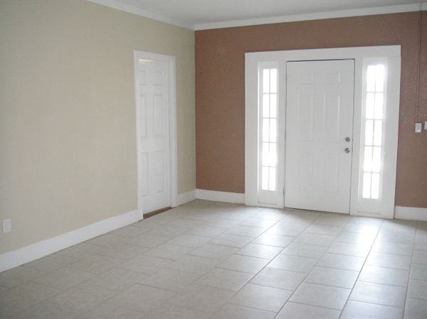 343 W 5th St - Photo 3 of 7