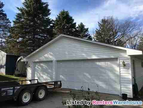 124 Frink Ave - Photo 2 of 10