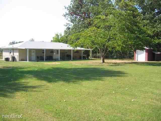 6044 Whites Ln - Photo 2 of 10