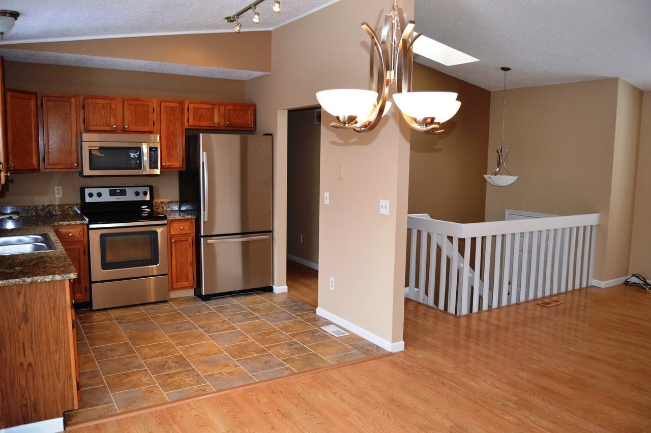 2157 Blossom Ln - Photo 3 of 6