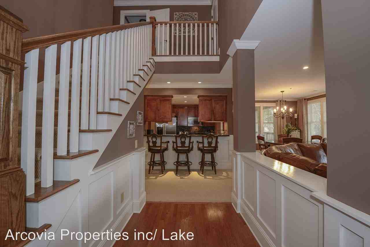 1010 Creekside - Photo 2 of 23