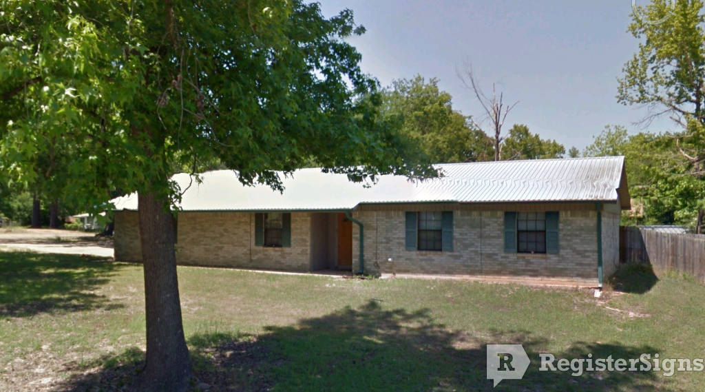 301 Oklahoma St - Photo 2 of 2