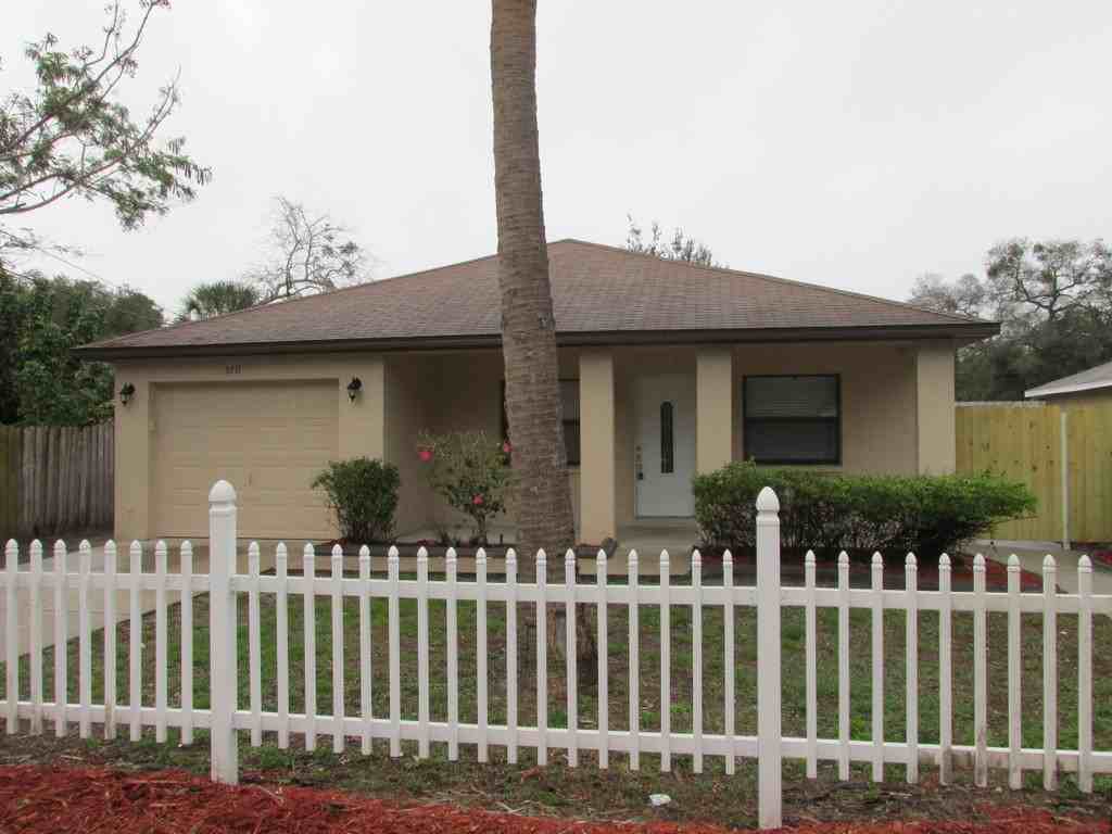 3711 Temple St - Photo 2 of 15