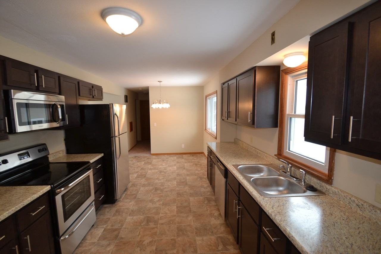 4134 Hampshire Ave N - Photo 2 of 12