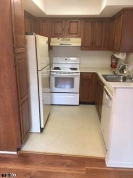 95 Mayfield Rd #95 - Photo 3 of 10