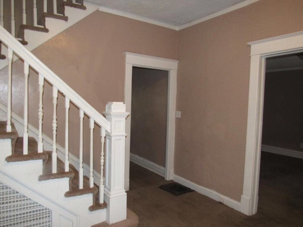 2924 East 29th Street - Photo 2 of 20