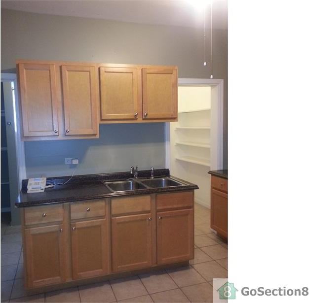 5701 S Winchester Ave - Photo 3 of 8