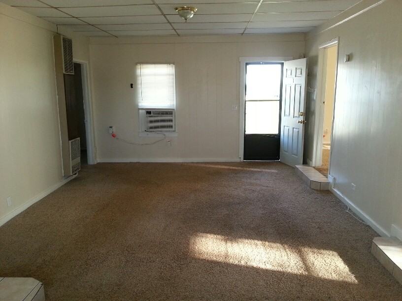 1001 W 2nd St - Photo 2 of 8