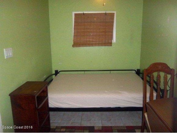 1401 S Miramar Ave - Photo 3 of 9