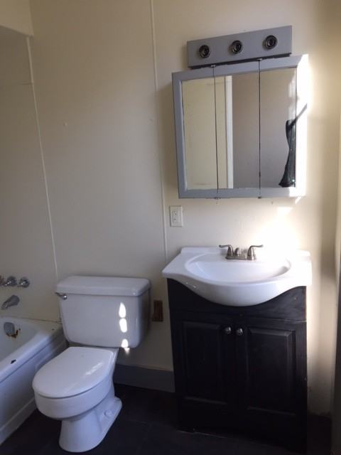 723 Chain St - Photo 3 of 5