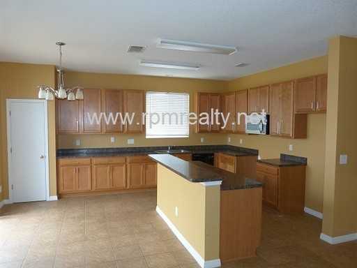 4805 Barbados Loop - Photo 2 of 10