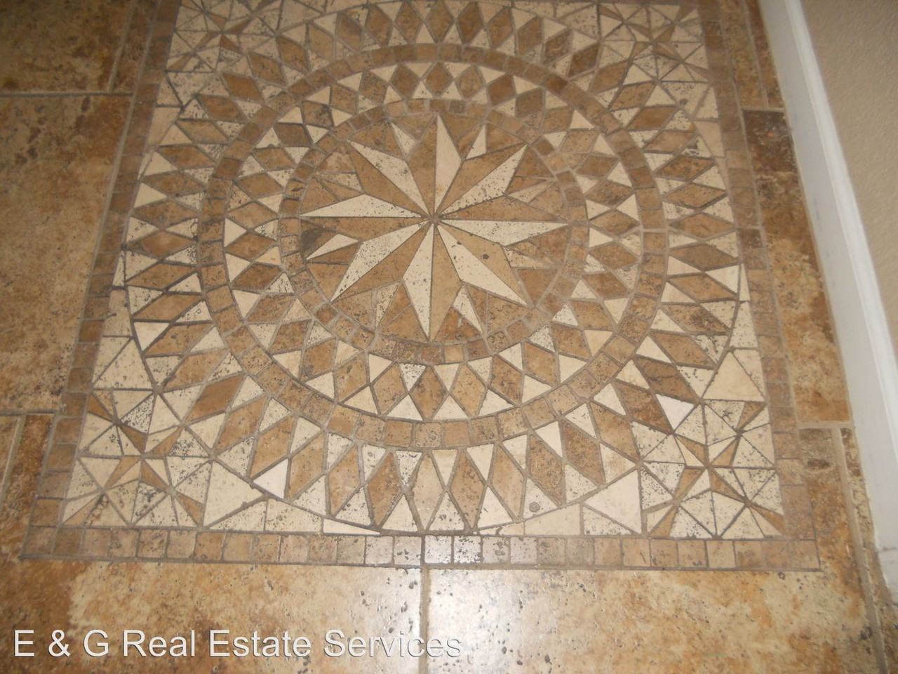 7832 N 54th Ln - Photo 3 of 12