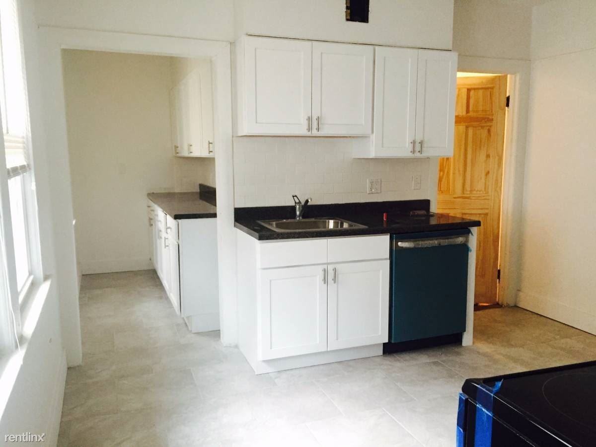 234 W Elm St - Photo 2 of 15