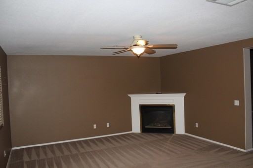 6748 Runway Ave - Photo 3 of 13