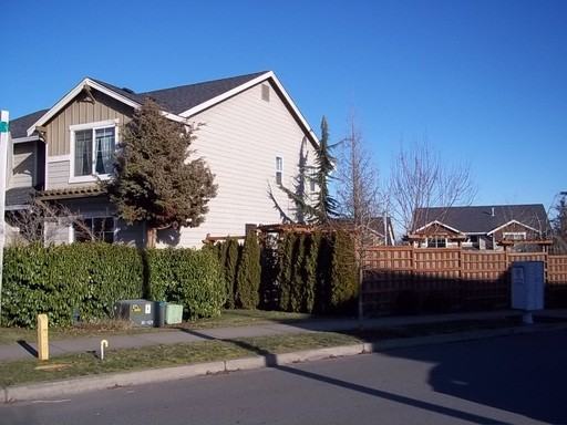 202 Hubbard Rd - Photo 3 of 17