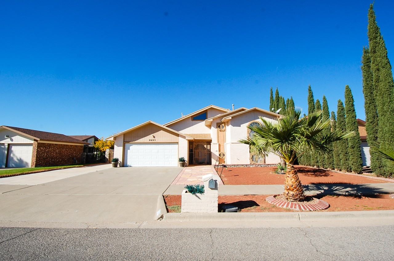 2605 Lake Spier Dr - Photo 2 of 31