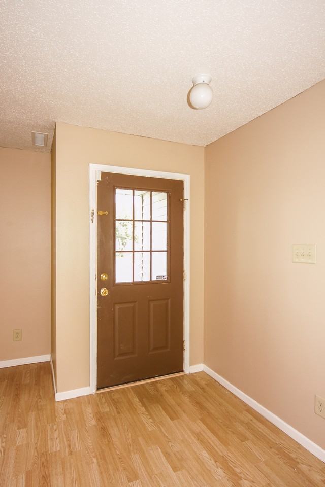 133 Parkview Dr - Photo 3 of 23