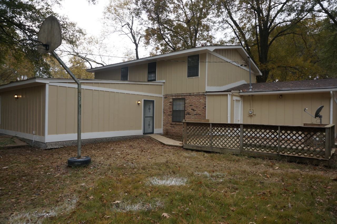 2950 Invergarry Rd - Photo 2 of 23