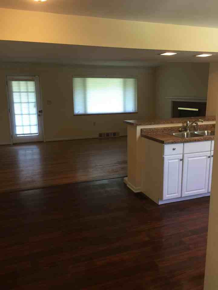 9910 Zig Zag Rd - Photo 3 of 16